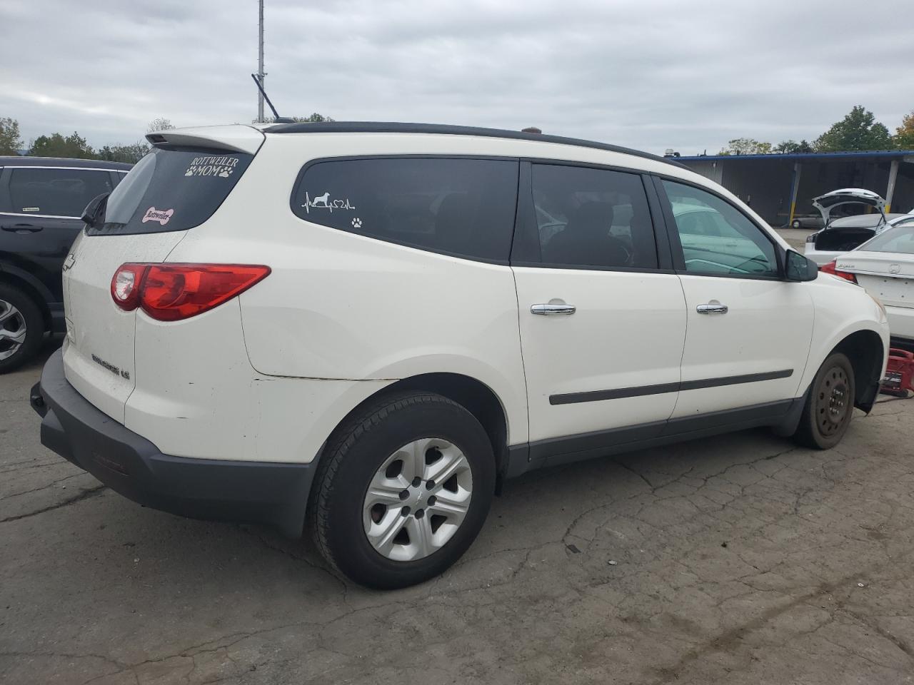 2011 Chevrolet Traverse Ls VIN: 1GNKRFED8BJ383753 Lot: 81519825