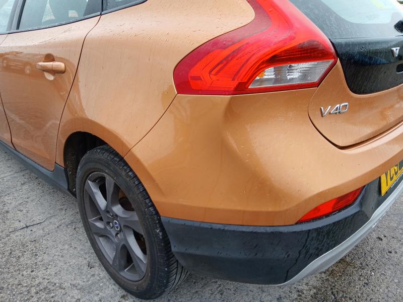 2013 VOLVO V40 CROSS COUNTRY LUX