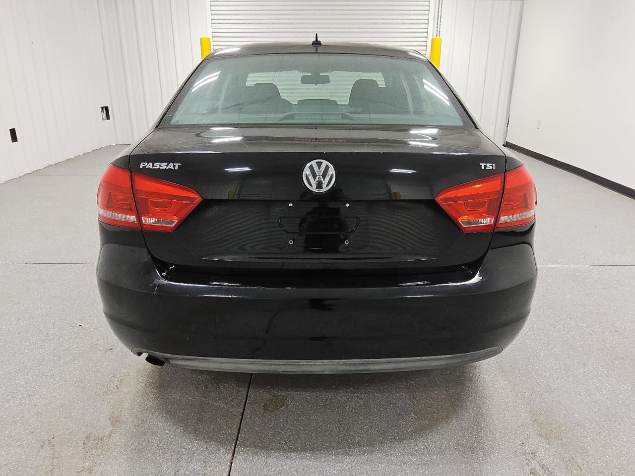 2014 Volkswagen Passat S VIN: 1VWAS7A35EC114904 Lot: 81285565