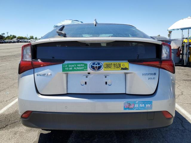  TOYOTA PRIUS NIGH 2022 Серебристый