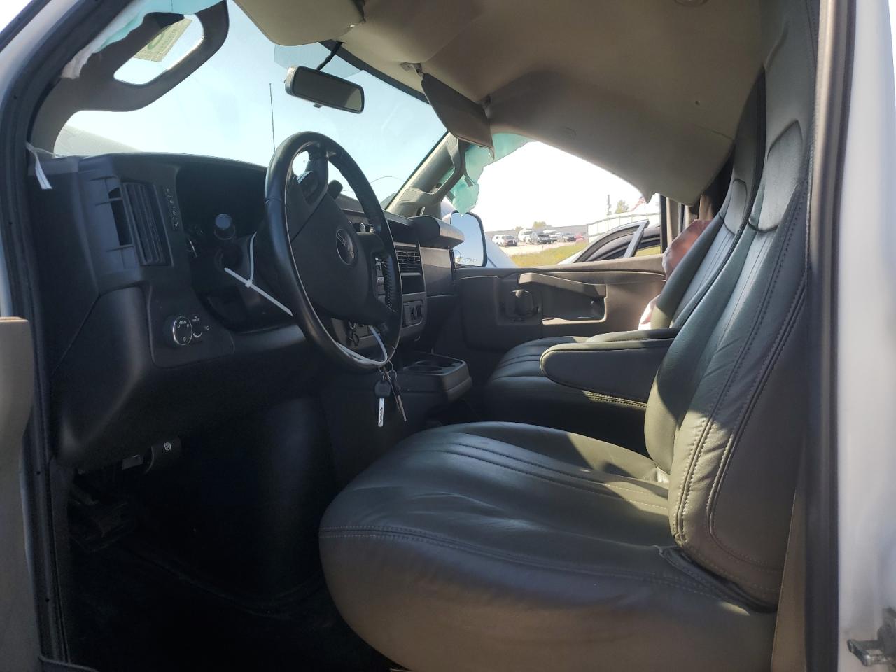 2020 GMC Savana G3500 VIN: 1GTZ7GFG1L1124325 Lot: 82153455