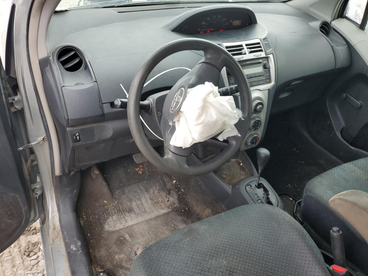 2008 Toyota Yaris VIN: JTDJT923885192399 Lot: 81654475