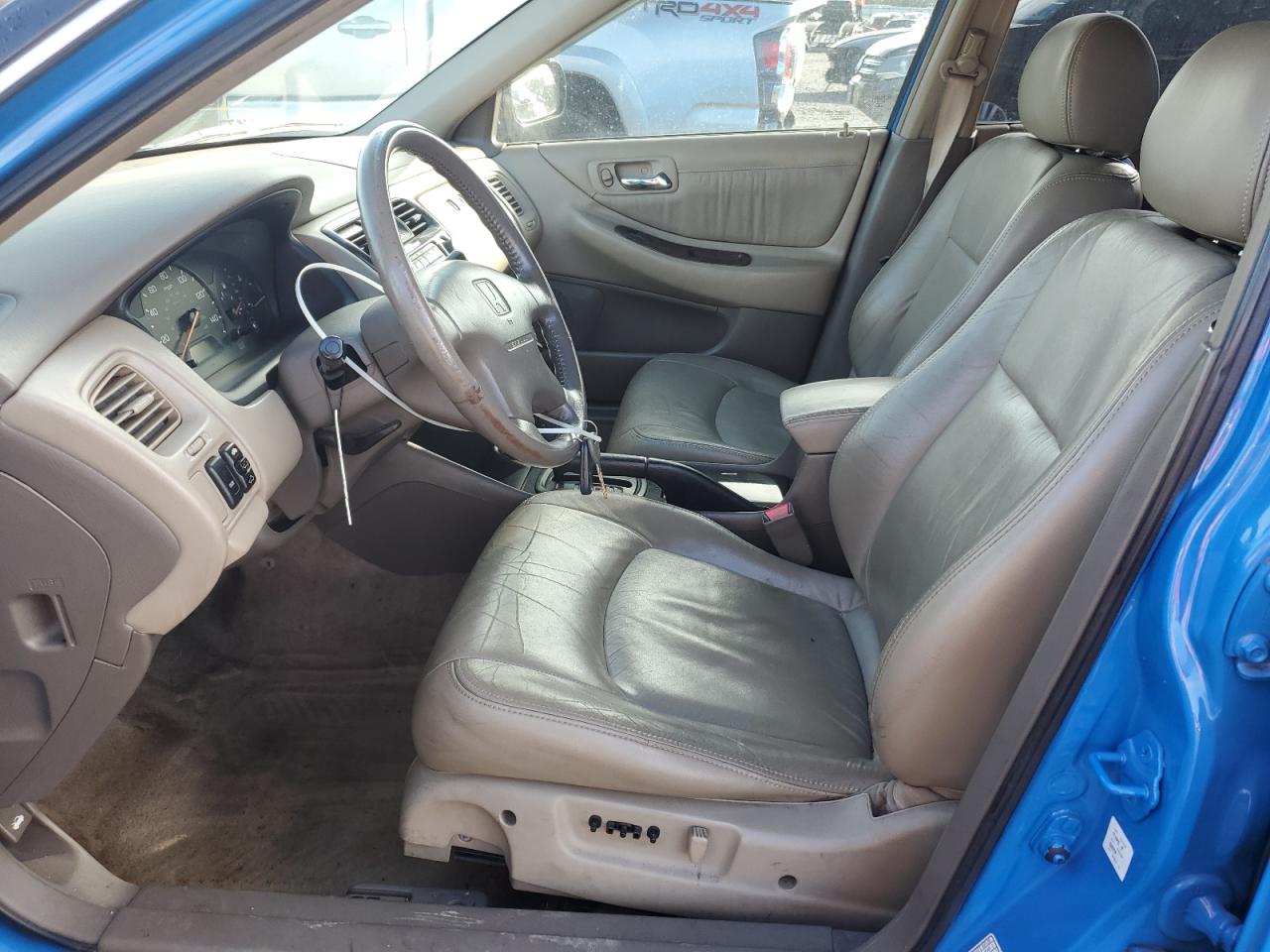 1999 Honda Accord Ex VIN: 1HGCG6670XA005592 Lot: 84206845