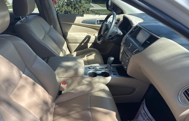  NISSAN PATHFINDER 2018 Белы