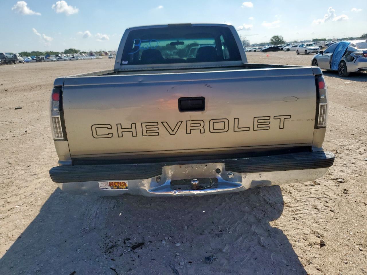 1999 Chevrolet Gmt-400 C1500 VIN: 1GCEC19R7XR114135 Lot: 71123475