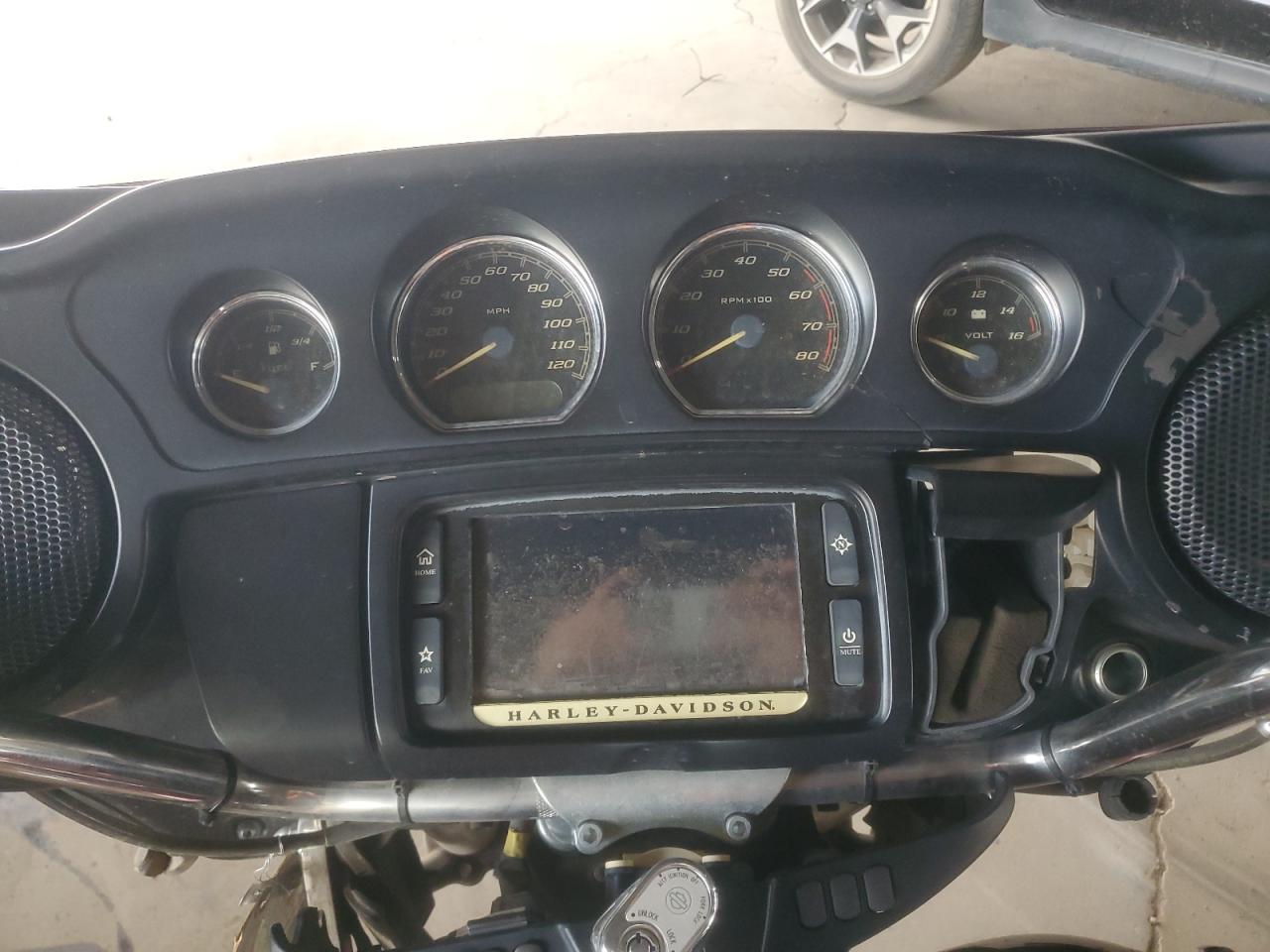 2015 Harley-Davidson Flhtcutg Tri Glide Ultra VIN: 1HD1MAL11FB860598 Lot: 71054685