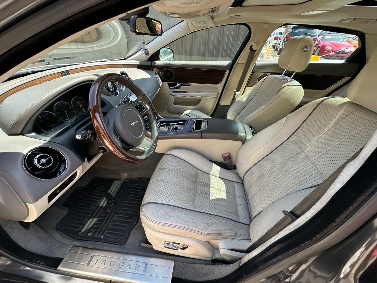 2011 Jaguar Xjl VIN: SAJWA2GB8BLV15633 Lot: 81280065