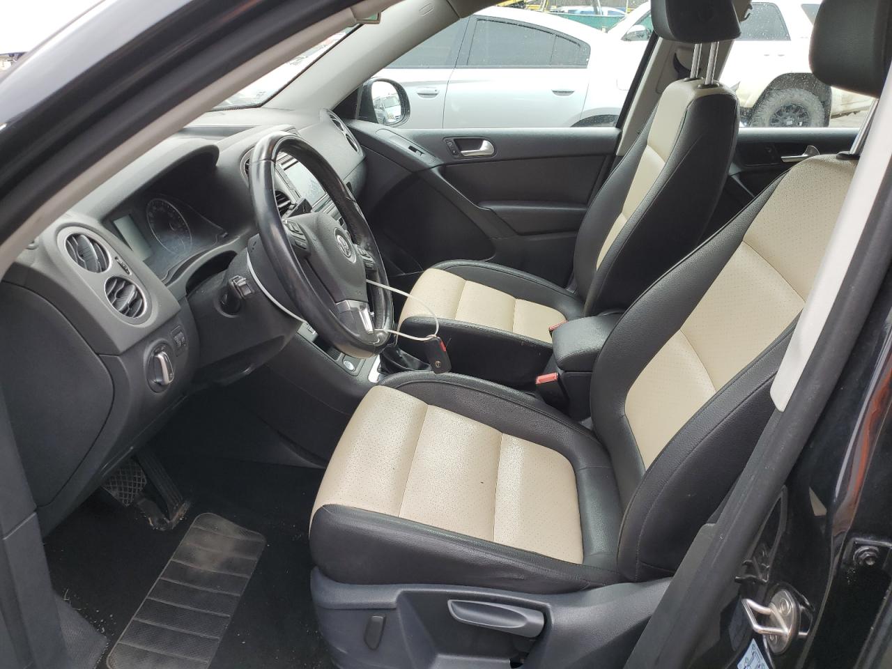 2017 Volkswagen Tiguan S VIN: WVGBV7AXXHK000954 Lot: 71860675