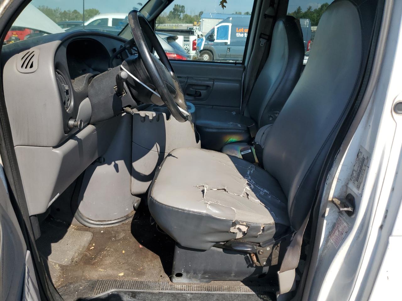 2001 Ford Econoline E350 Super Duty Wagon VIN: 1FBSS31S71HB58153 Lot: 71879955