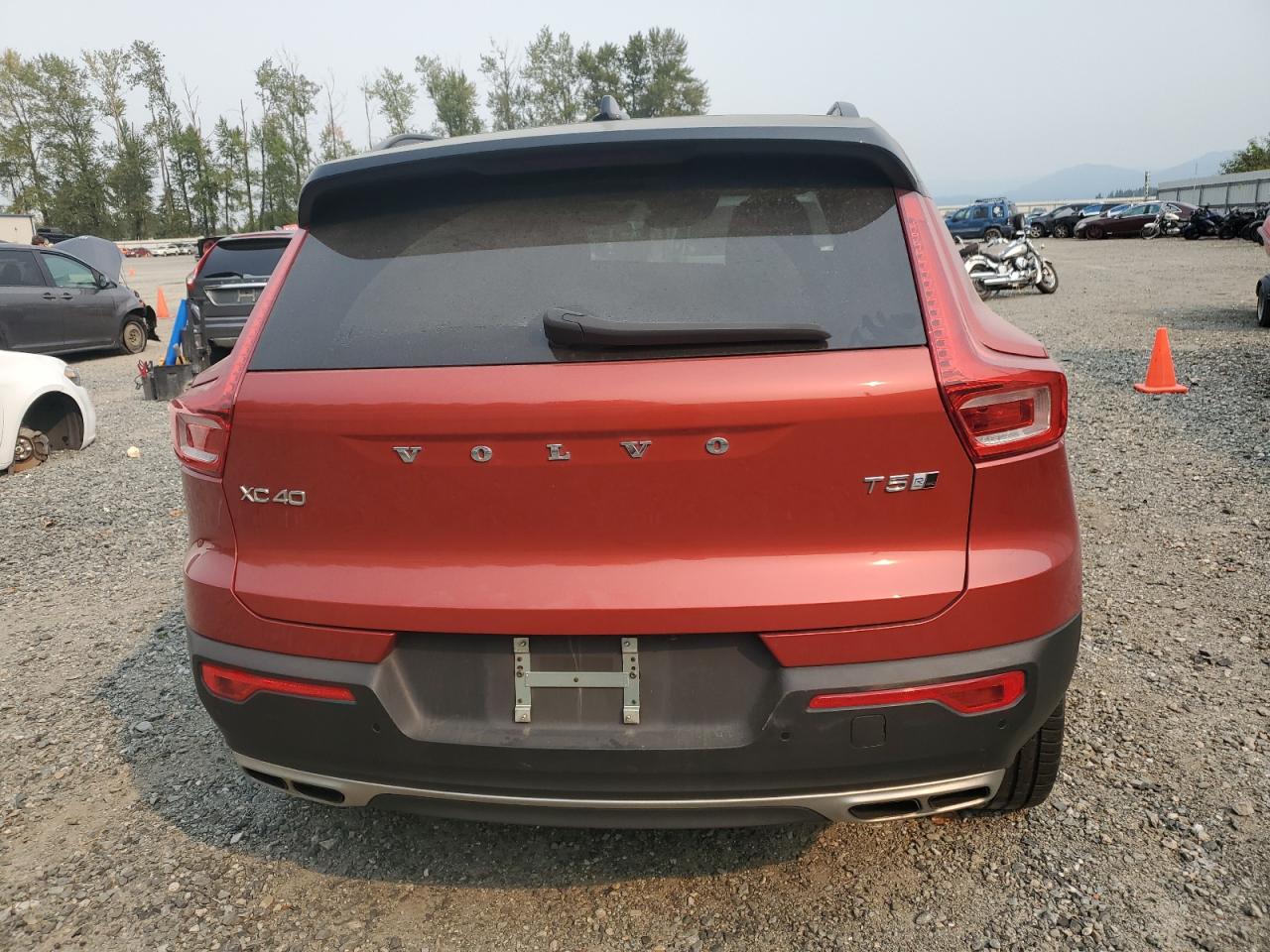 2019 Volvo Xc40 T5 R-Design VIN: YV4162UM7K2074824 Lot: 71623815