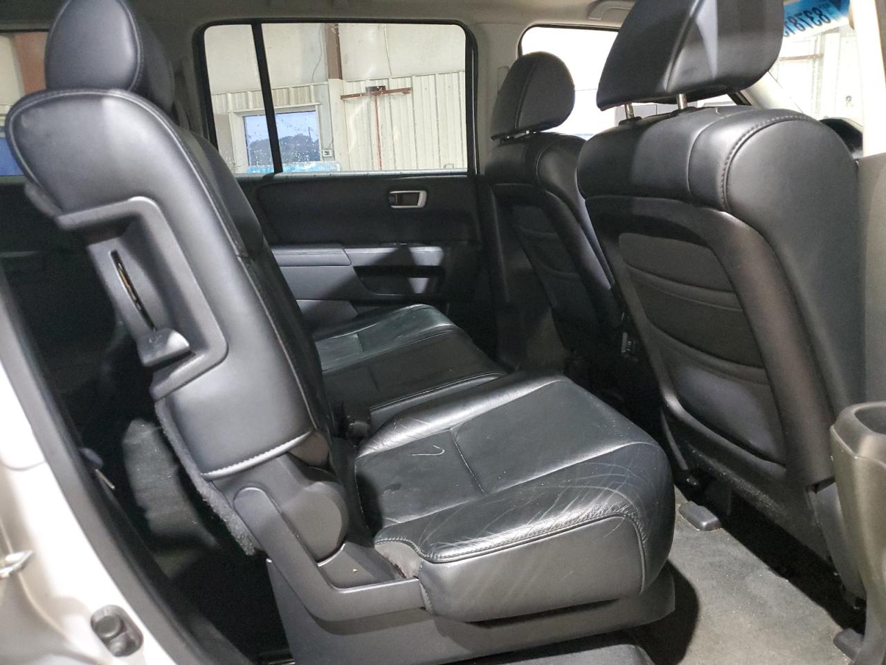 2011 Honda Pilot Exln VIN: 5FNYF4H70BB077224 Lot: 83781335