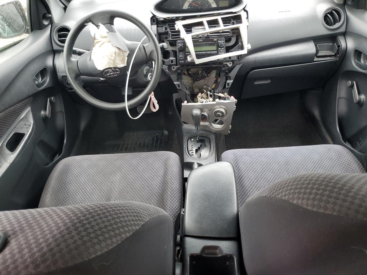 2007 Toyota Yaris VIN: JTDBT923871043341 Lot: 81920525