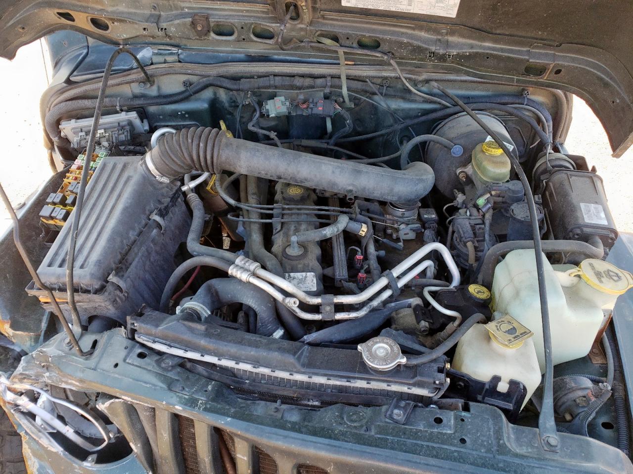 2002 Jeep Wrangler / Tj Sahara VIN: 1J4FA59S52P748031 Lot: 72028895