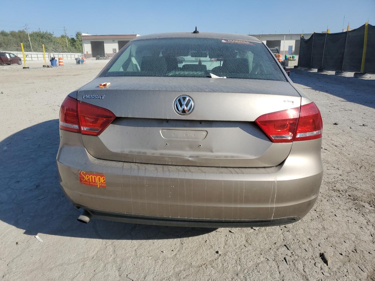 2015 Volkswagen Passat S VIN: 1VWAT7A37FC079829 Lot: 81704375