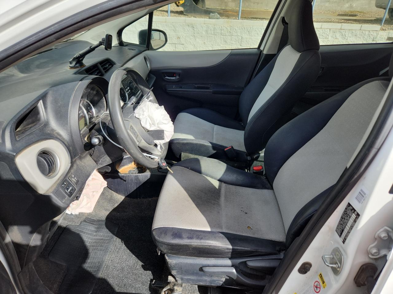 2012 Toyota Yaris VIN: JTDKTUD3XCD525723 Lot: 84812525