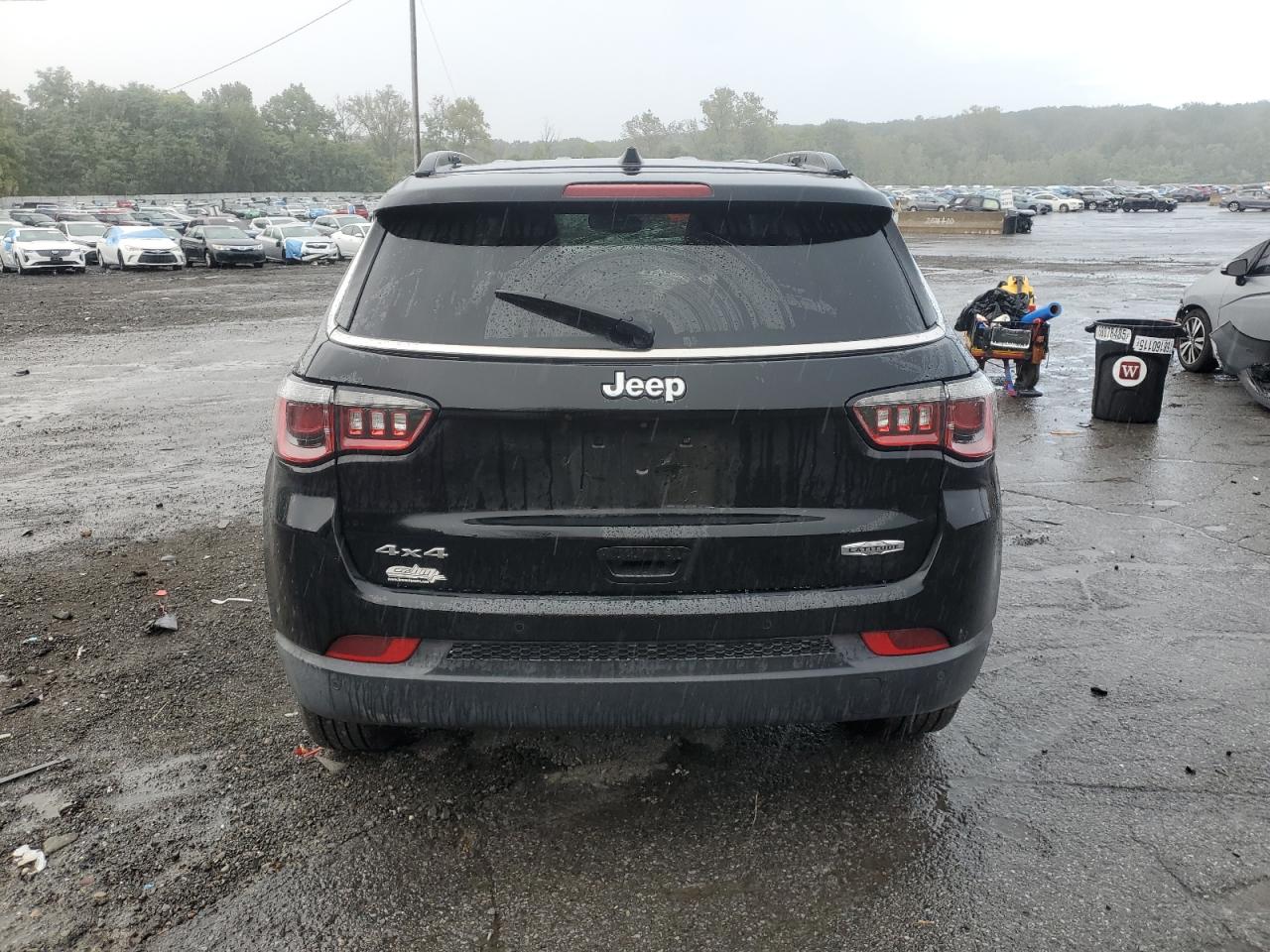 2018 Jeep Compass Latitude VIN: 3C4NJDBB8JT112686 Lot: 81103235