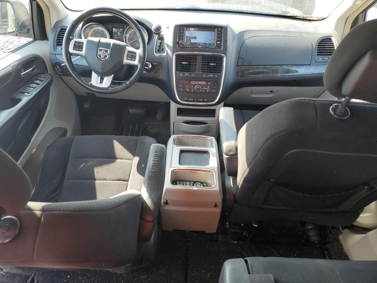 2011 Dodge Grand Caravan Crew VIN: 2D4RN5DGXBR608231 Lot: 81823145