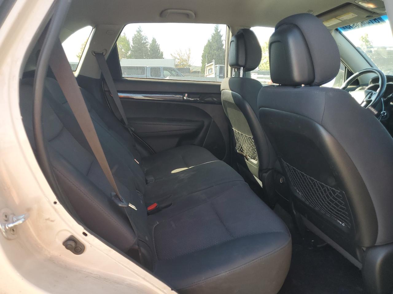 2011 Kia Sorento Base VIN: 5XYKTCA13BG141053 Lot: 81448055