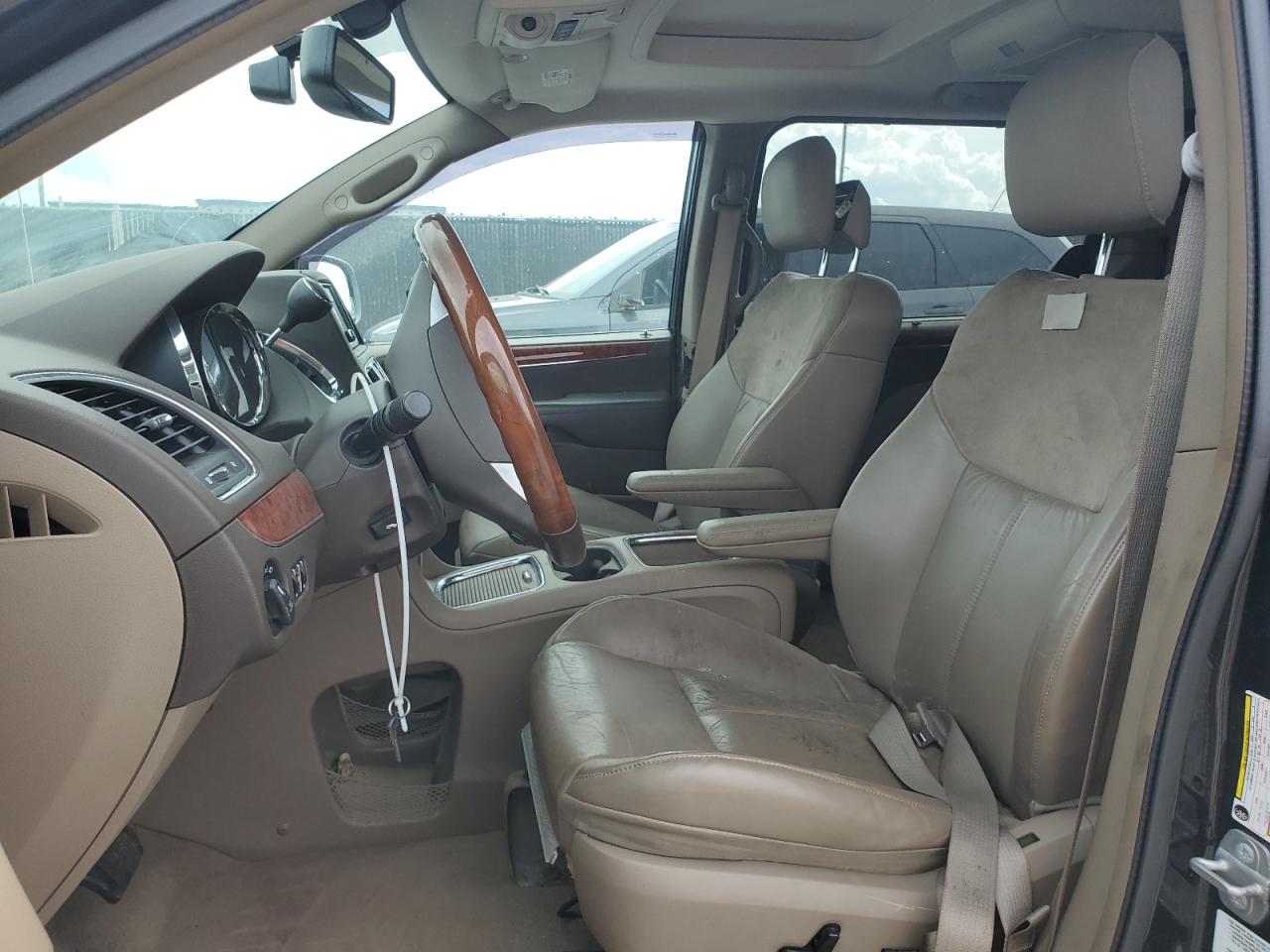 2014 Chrysler Town & Country Limited VIN: 2C4RC1GG1ER277261 Lot: 81034685