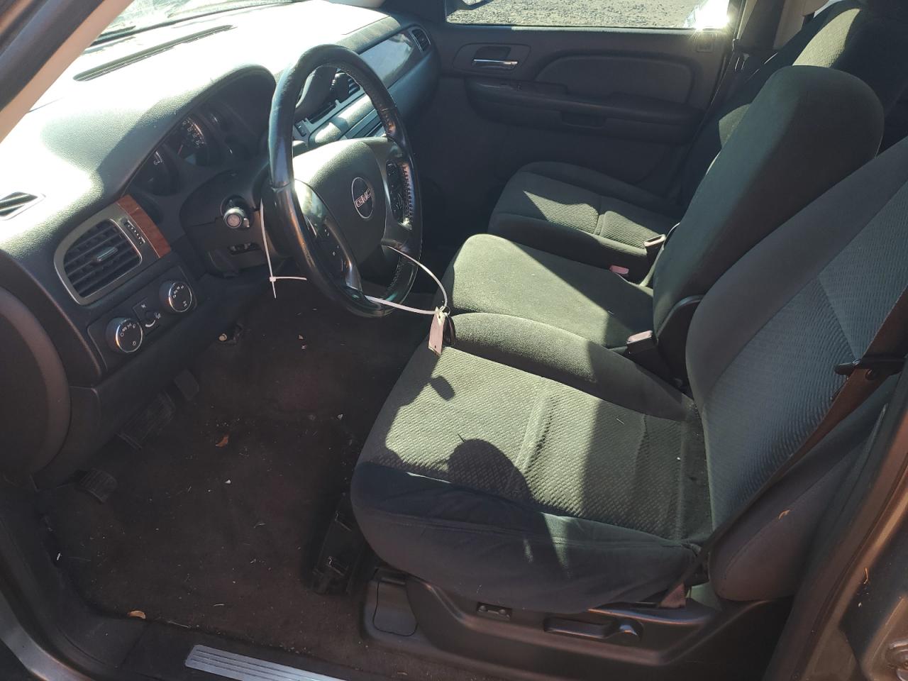 2007 GMC Yukon VIN: 1GKFK13047J128000 Lot: 81694855