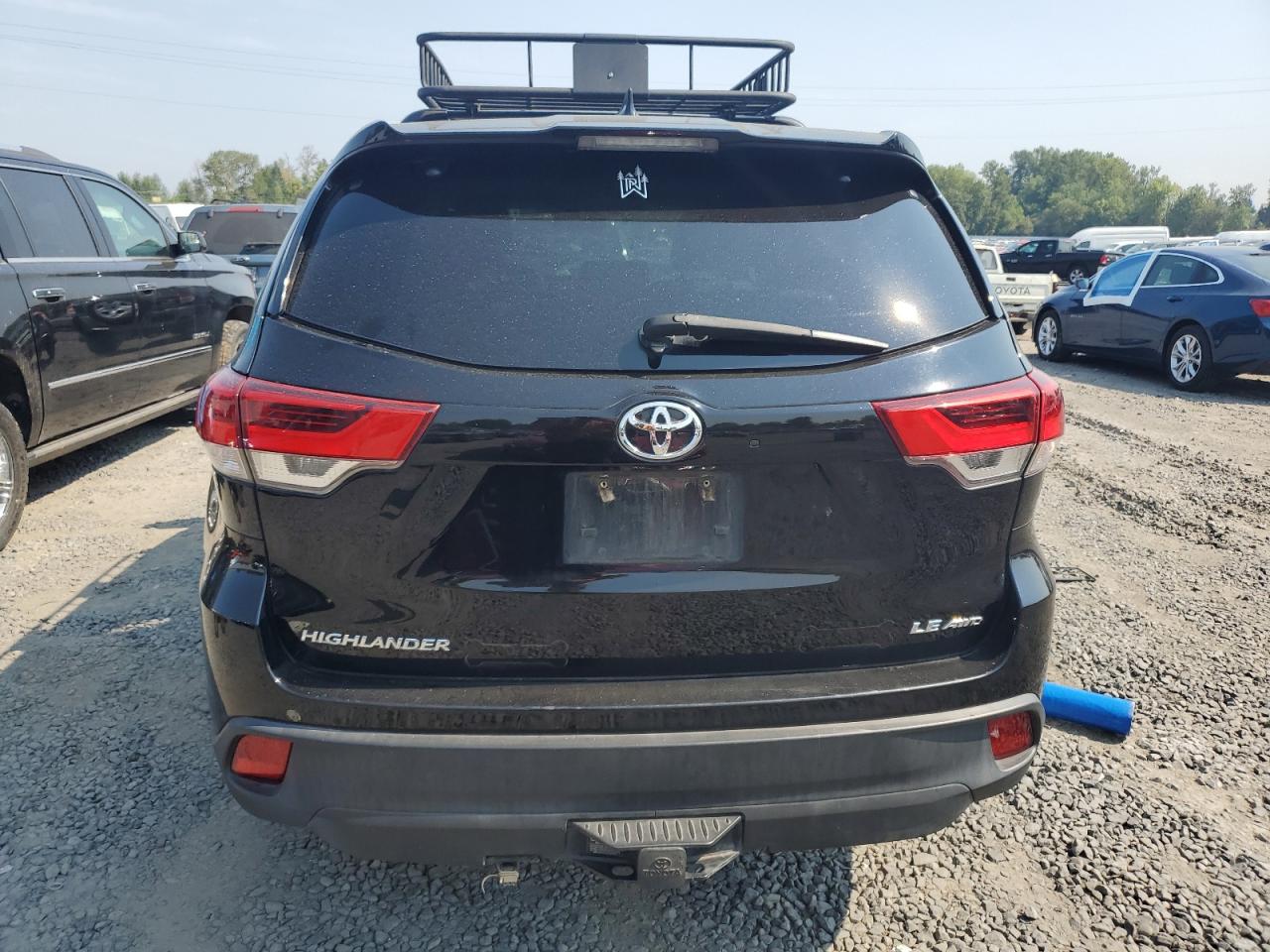 2018 Toyota Highlander Le VIN: 5TDBZRFH2JS827397 Lot: 71114795