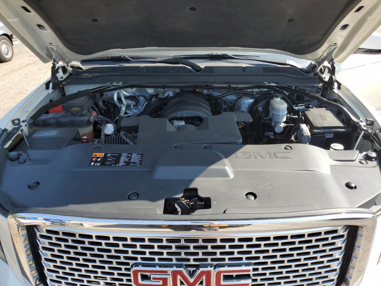 2015 GMC Yukon Xl Denali VIN: 1GKS1JKJ1FR564394 Lot: 81408095