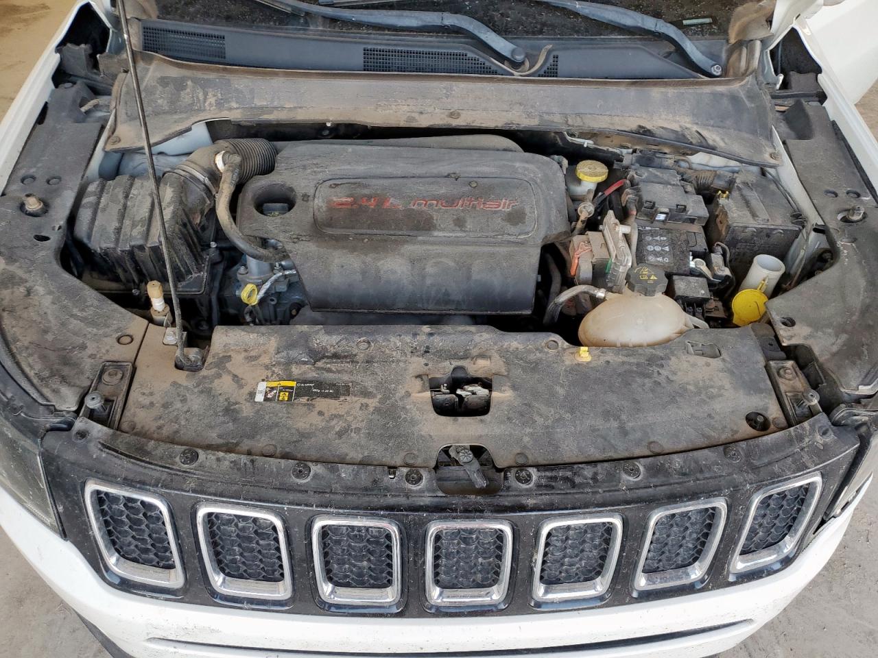 2018 Jeep Compass Latitude VIN: 3C4NJCBBXJT240907 Lot: 80913755