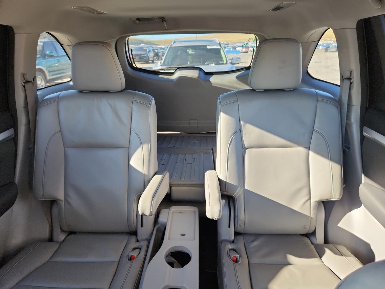 2018 Toyota Highlander Le VIN: 5TDBZRFH2JS883713 Lot: 82119555