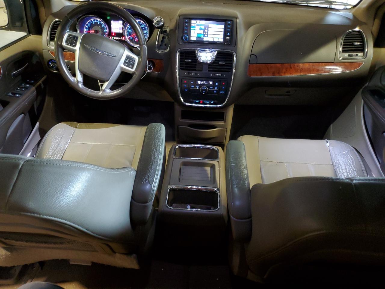 2015 Chrysler Town & Country Touring VIN: 2C4RC1BG0FR661895 Lot: 81048075