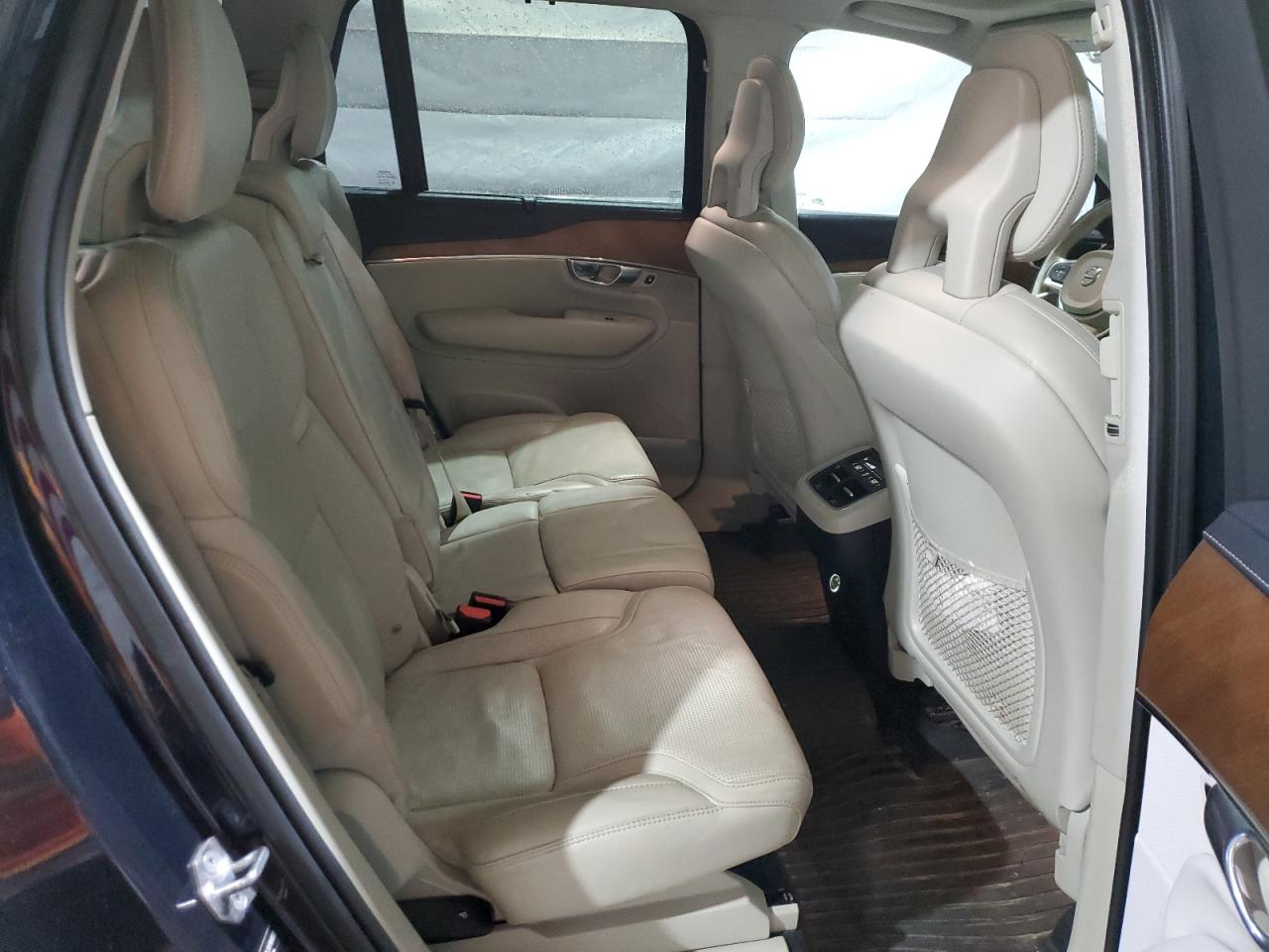 2017 Volvo Xc90 T6 VIN: YV4A22PL5H1164552 Lot: 81801355