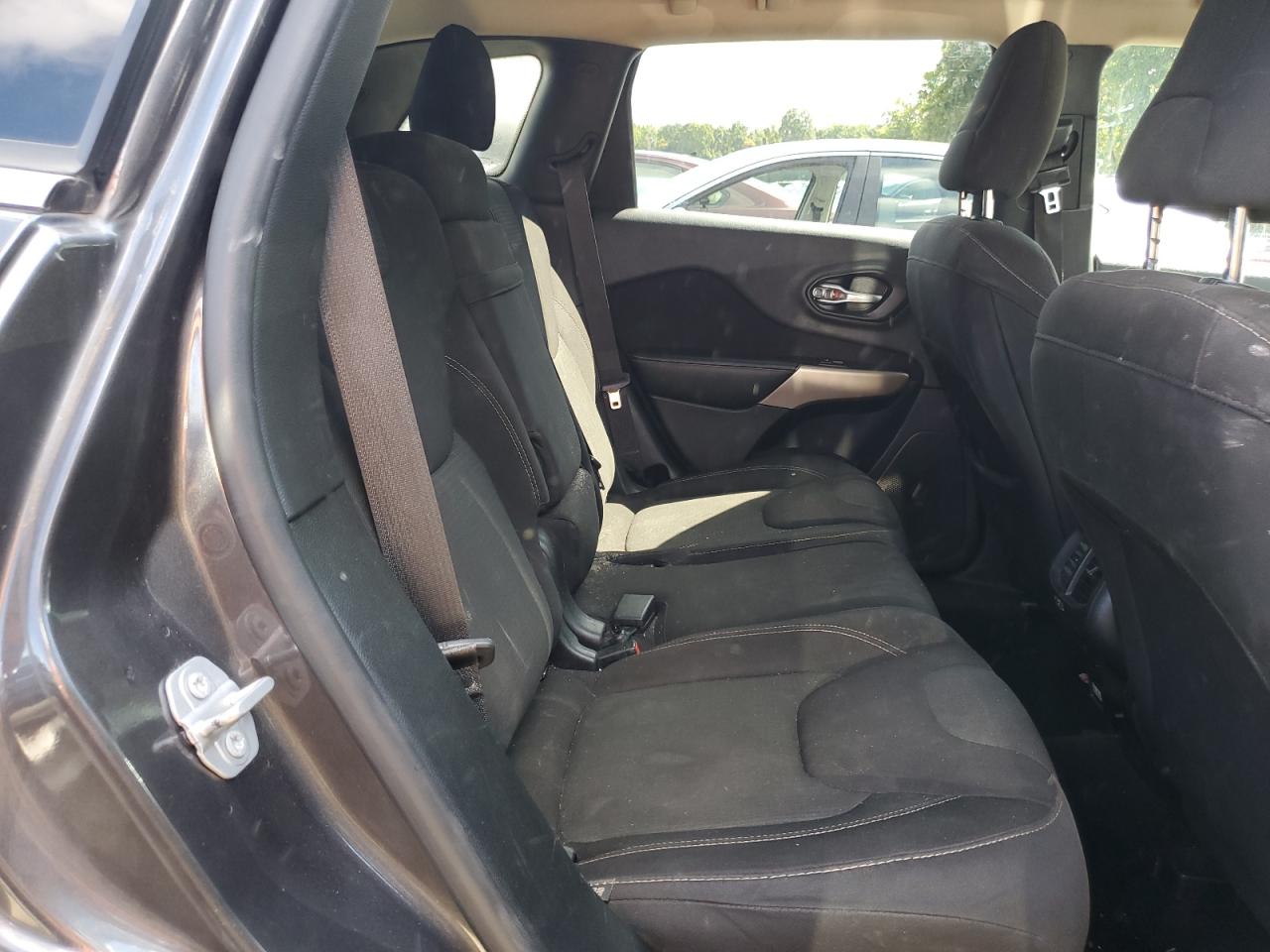 2017 Jeep Cherokee Latitude VIN: 1C4PJMCBXHW605622 Lot: 80383485