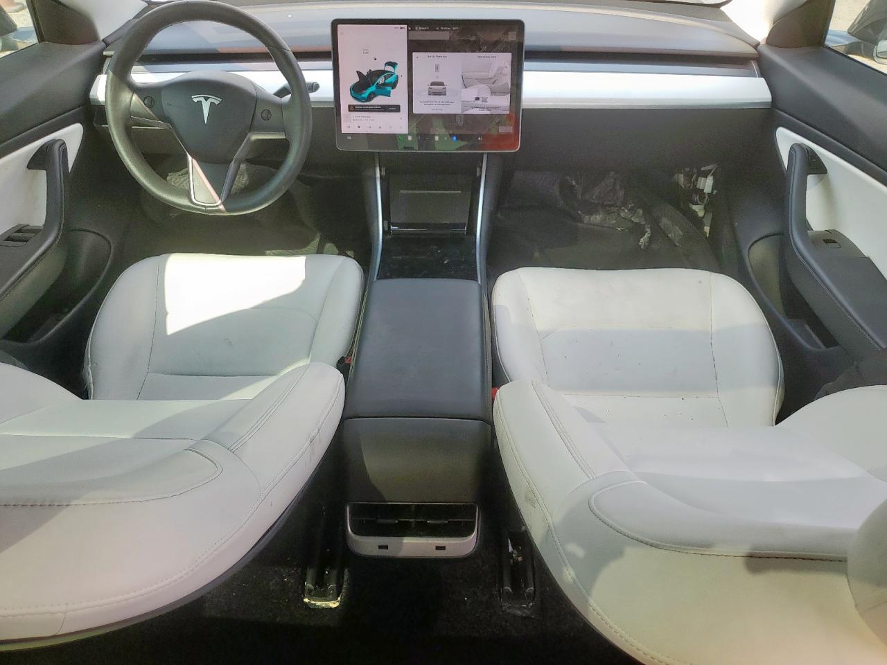 Hide VIN History Auto 5YJ3E1EB2LF621843 - TESLA MODEL 3 2020