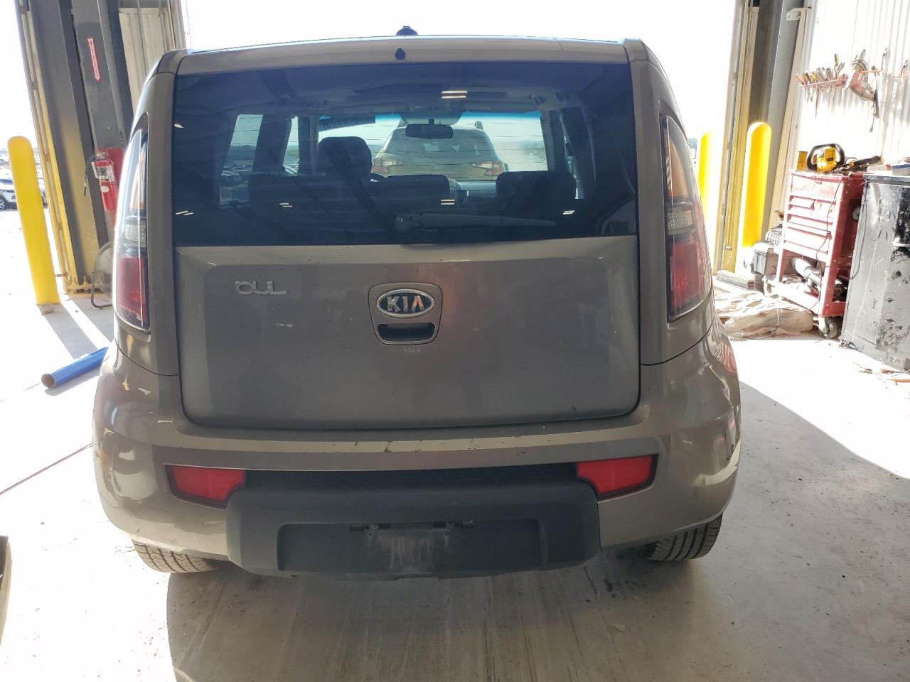 2010 Kia Soul + VIN: KNDJT2A29A7080172 Lot: 81846995