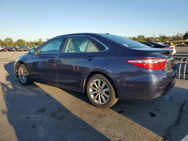 Sedans TOYOTA CAMRY 2016 Granatowy