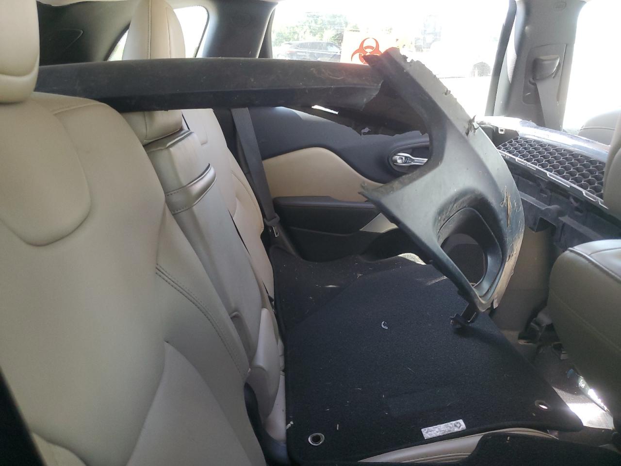 2017 Jeep Cherokee Limited VIN: 1C4PJLDBXHW577846 Lot: 71103405