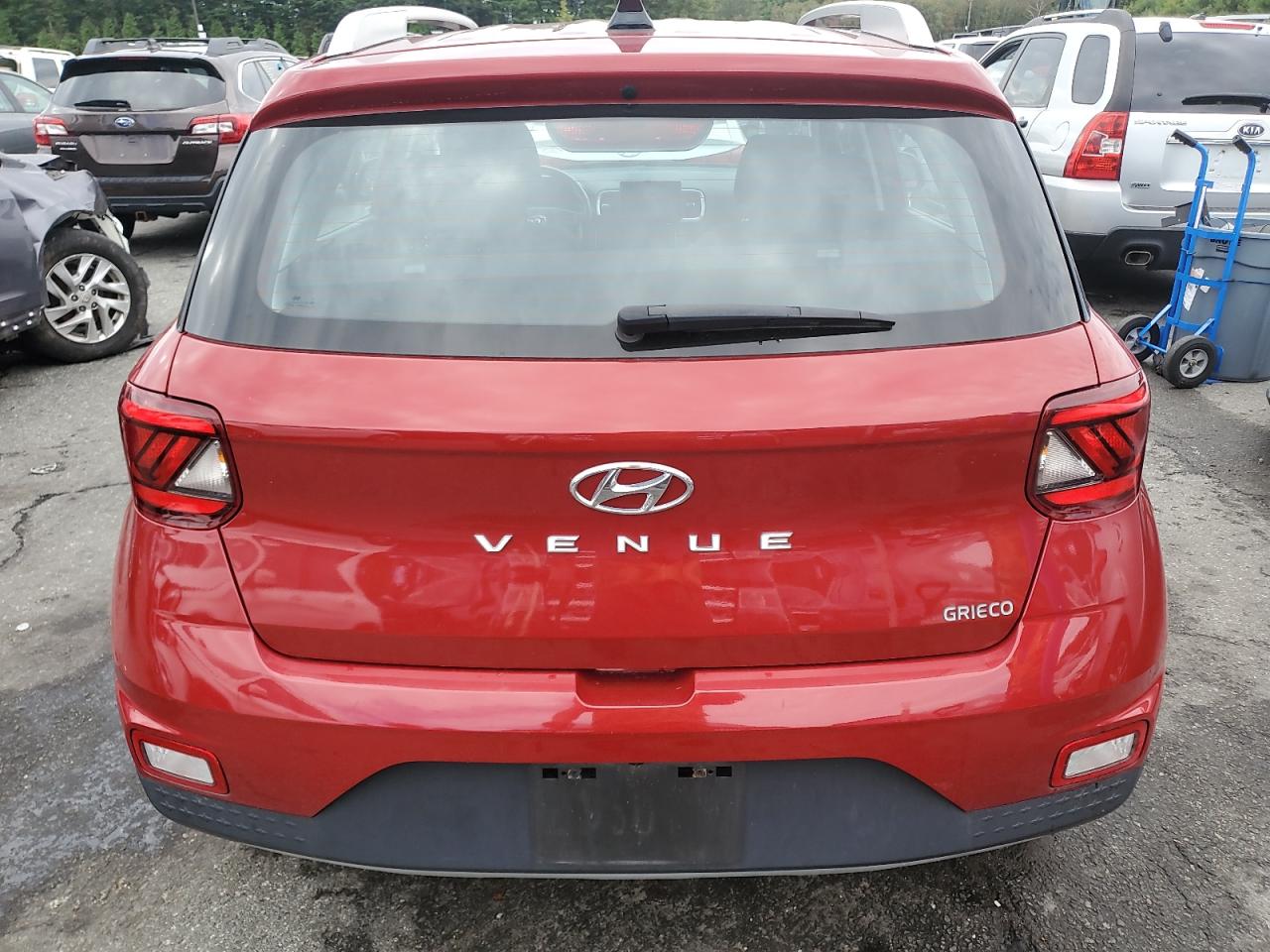 2022 Hyundai Venue Sel VIN: KMHRC8A32NU205949 Lot: 81565095