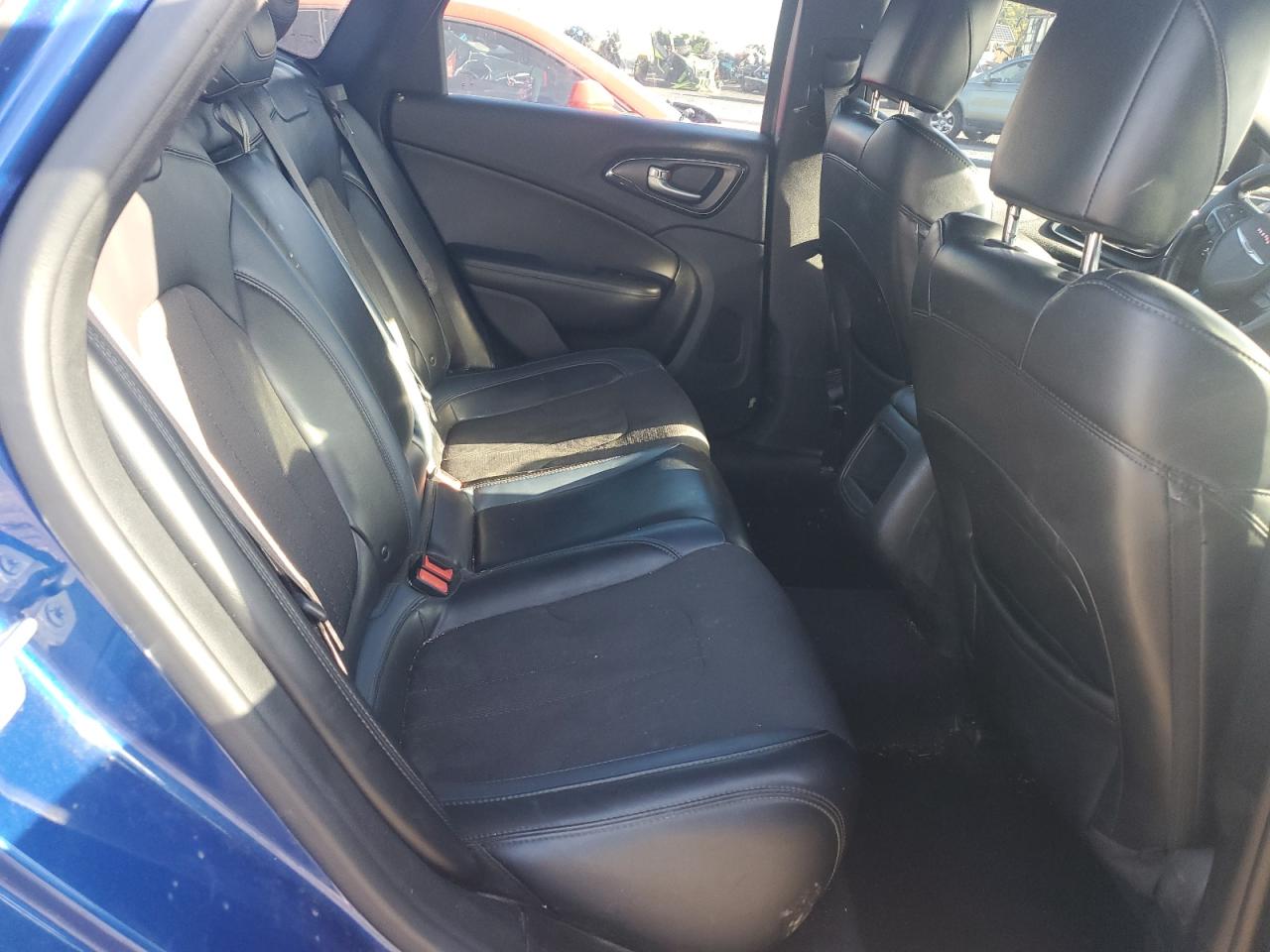 2015 Chrysler 200 S VIN: 1C3CCCDG7FN678483 Lot: 84437855