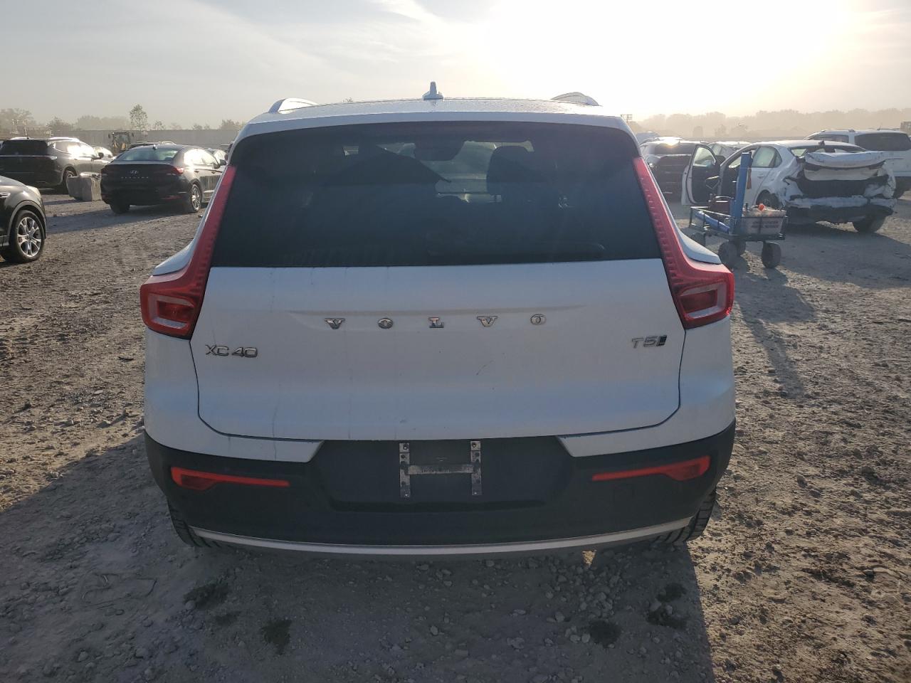2019 Volvo Xc40 T5 Momentum VIN: YV4162XZ2K2014151 Lot: 84184035