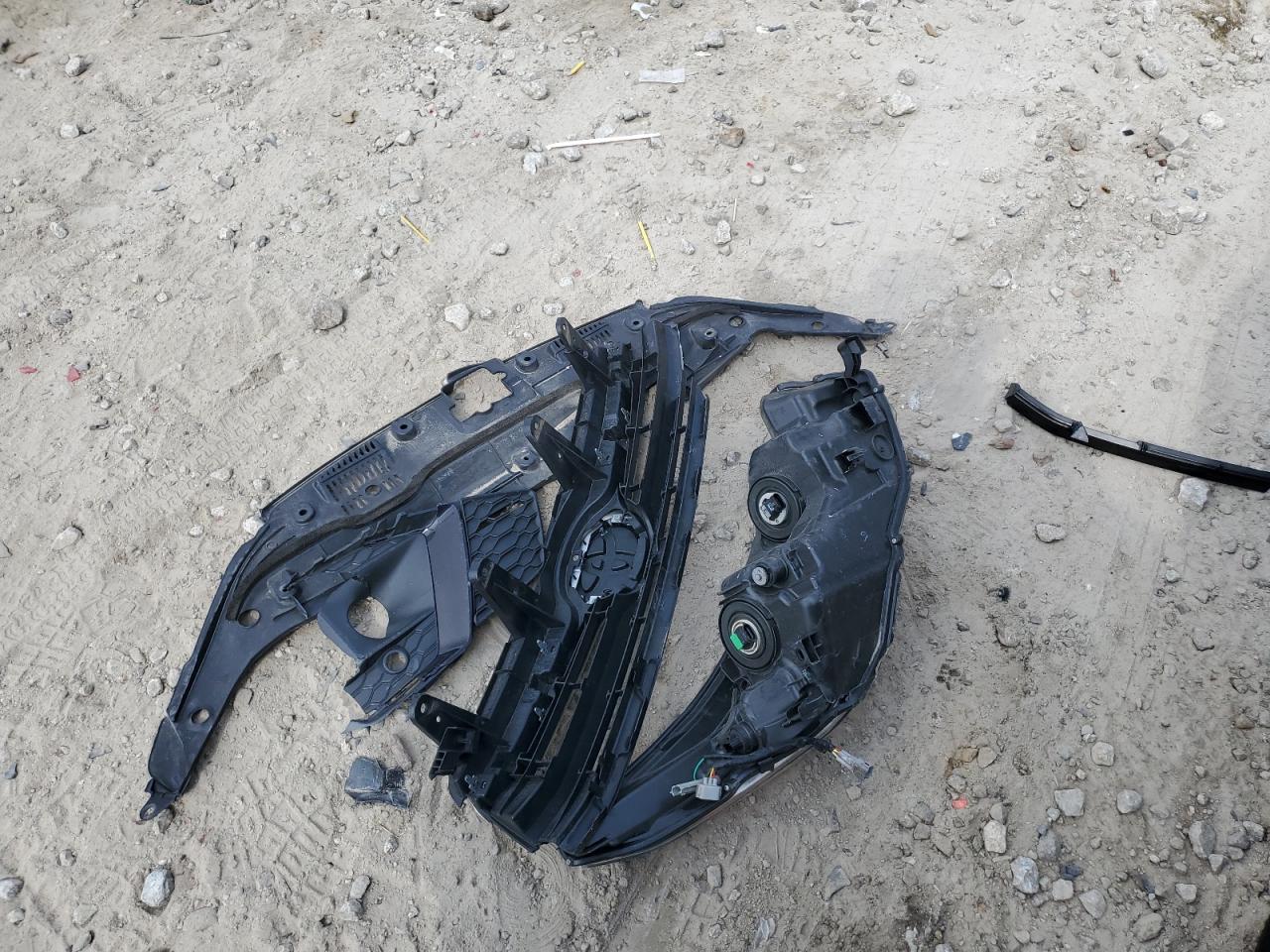 2014 Toyota Highlander Le VIN: 5TDBKRFHXES048078 Lot: 83825775