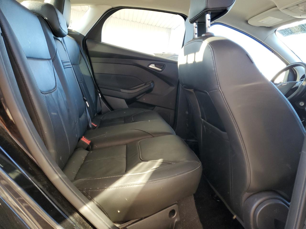 2015 Ford Focus Se VIN: 1FADP3K28FL361020 Lot: 81883535