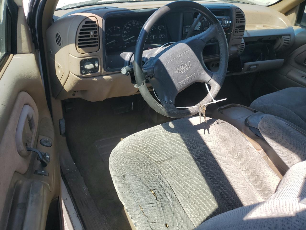 1995 GMC Sierra C1500 VIN: 2GTEC19K0S1502165 Lot: 80825185
