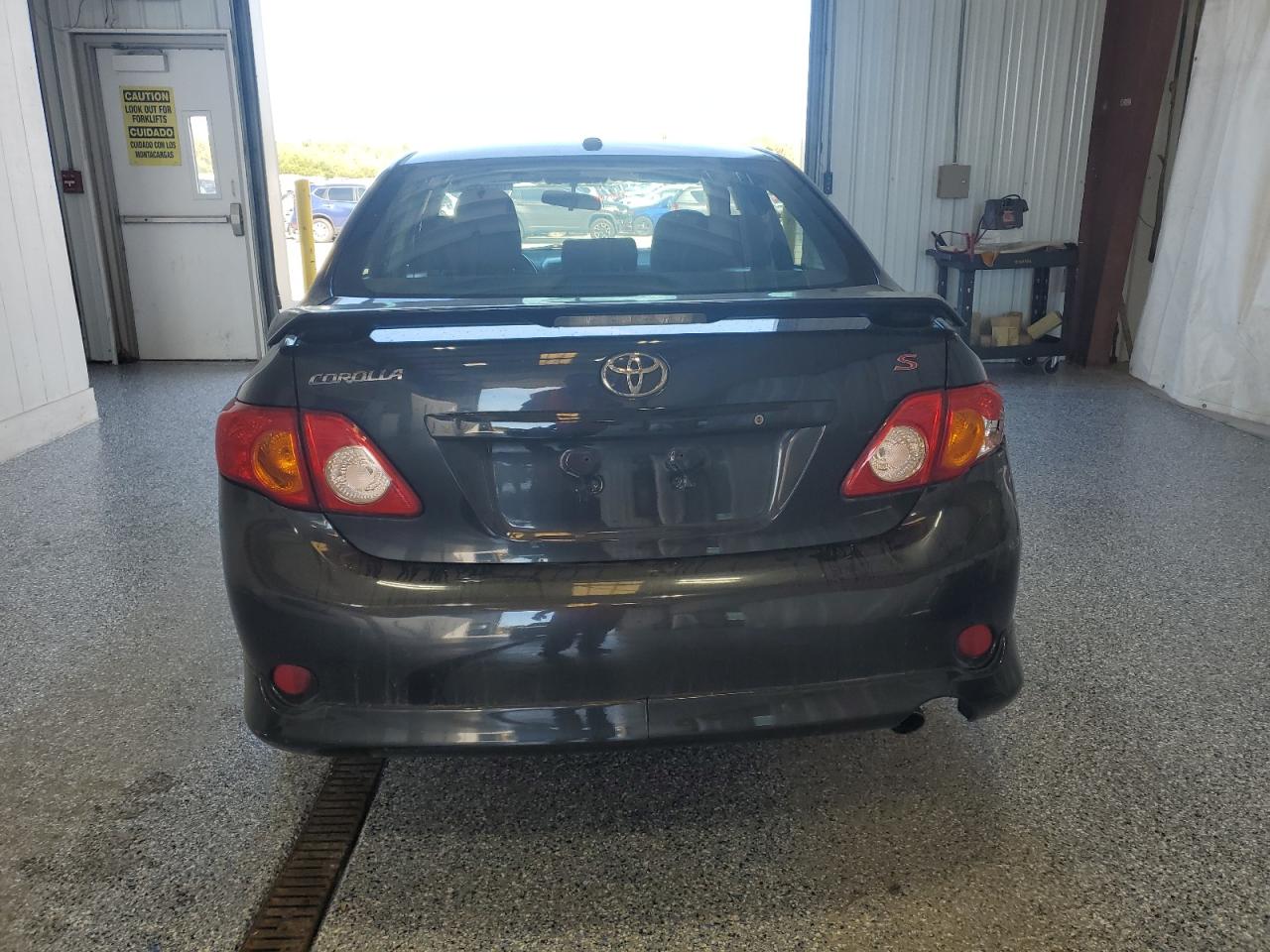 2010 Toyota Corolla Base VIN: 1NXBU4EE3AZ353444 Lot: 82117935