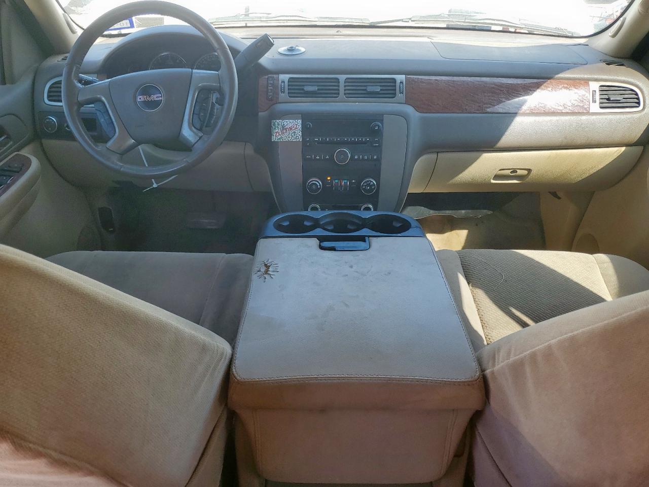 2008 GMC Yukon VIN: 1GKFC13098R102119 Lot: 84184125