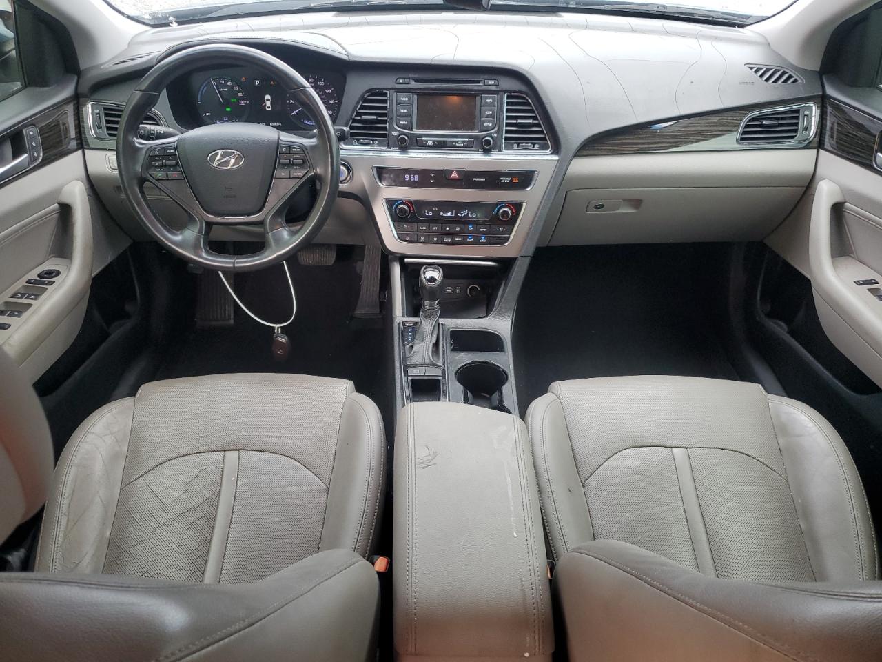 2016 Hyundai Sonata Hybrid VIN: KMHE34L17GA015832 Lot: 70666315