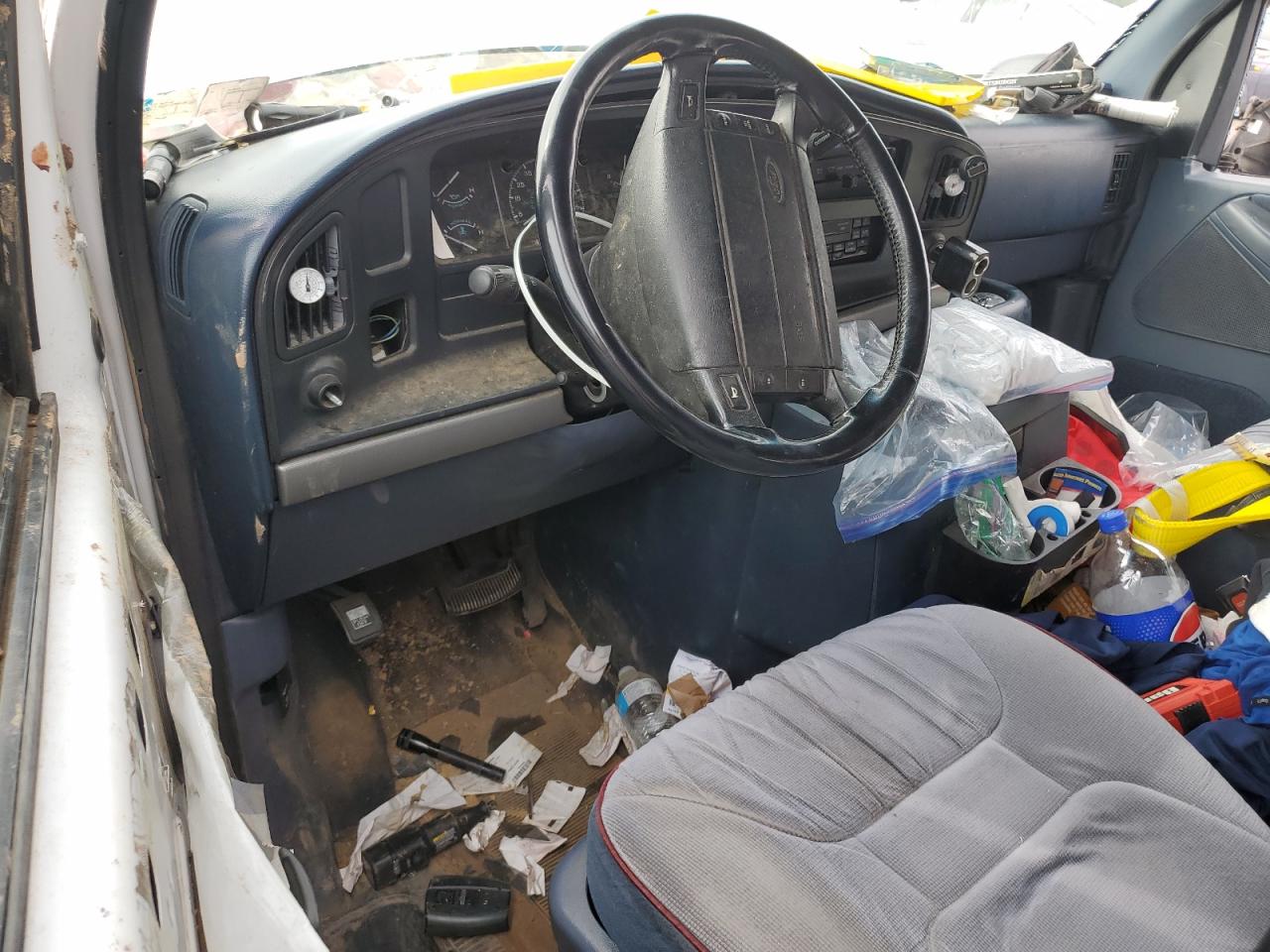 1994 Ford Econoline E150 VIN: 1FMEE11N8RHA37203 Lot: 83876995