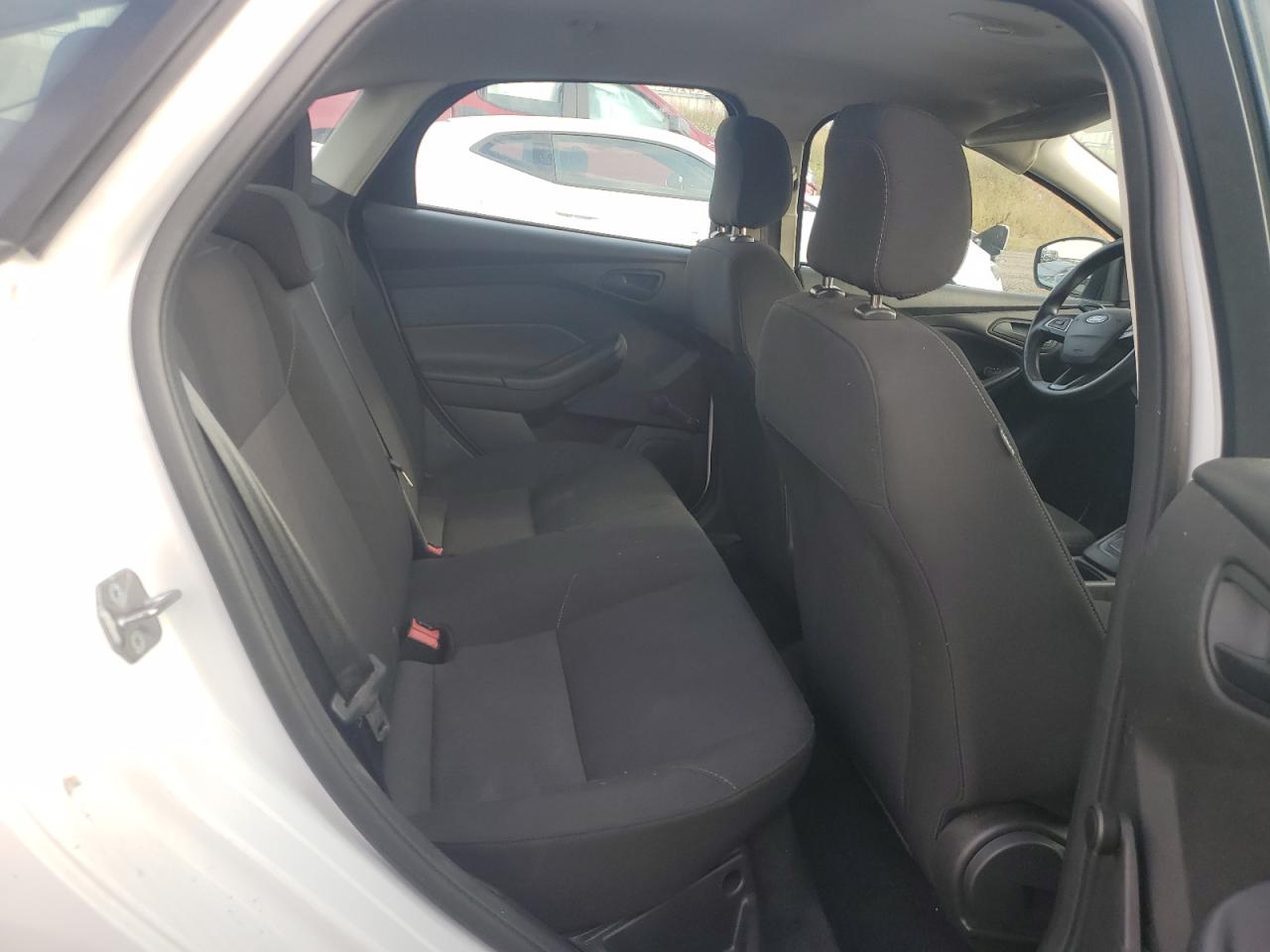 2015 Ford Focus S VIN: 1FADP3E21FL305626 Lot: 82092685