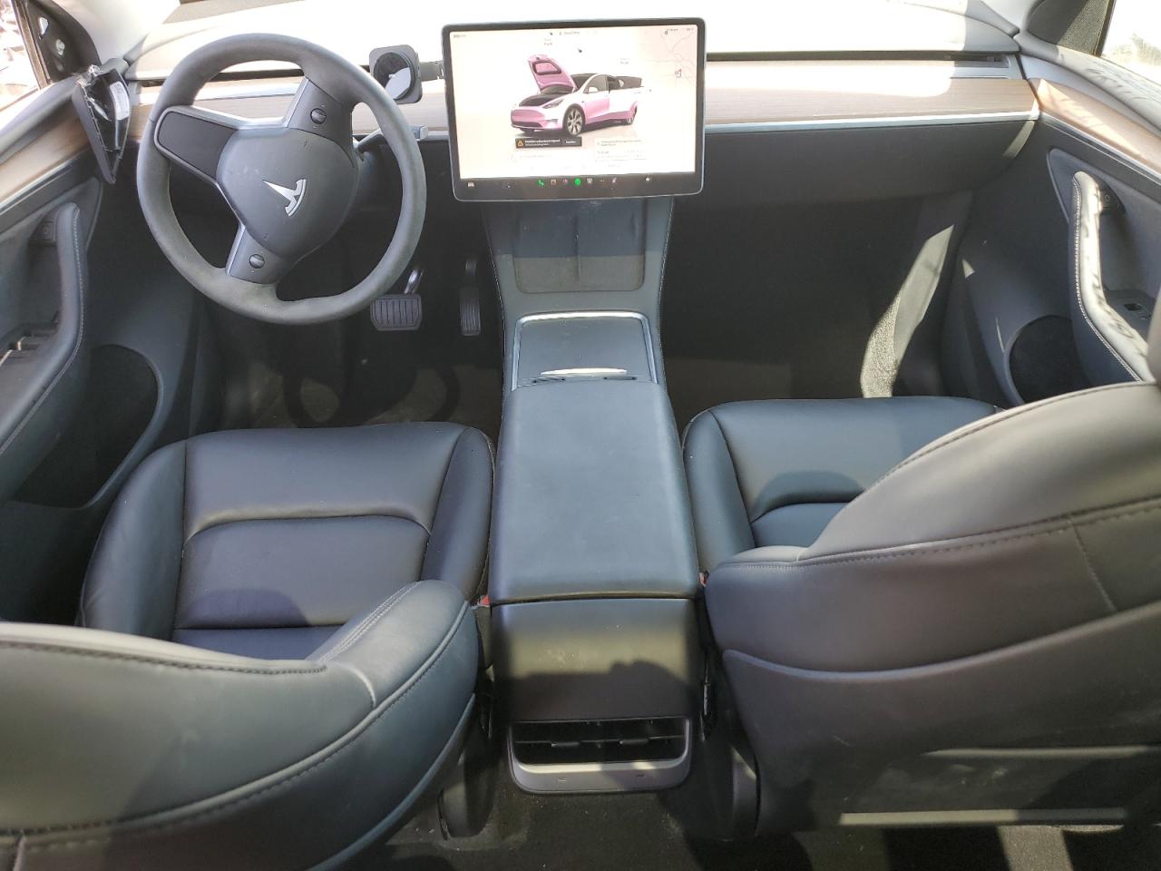 2024 Tesla Model Y VIN: 7SAYGDEEXRF075803 Lot: 70549225