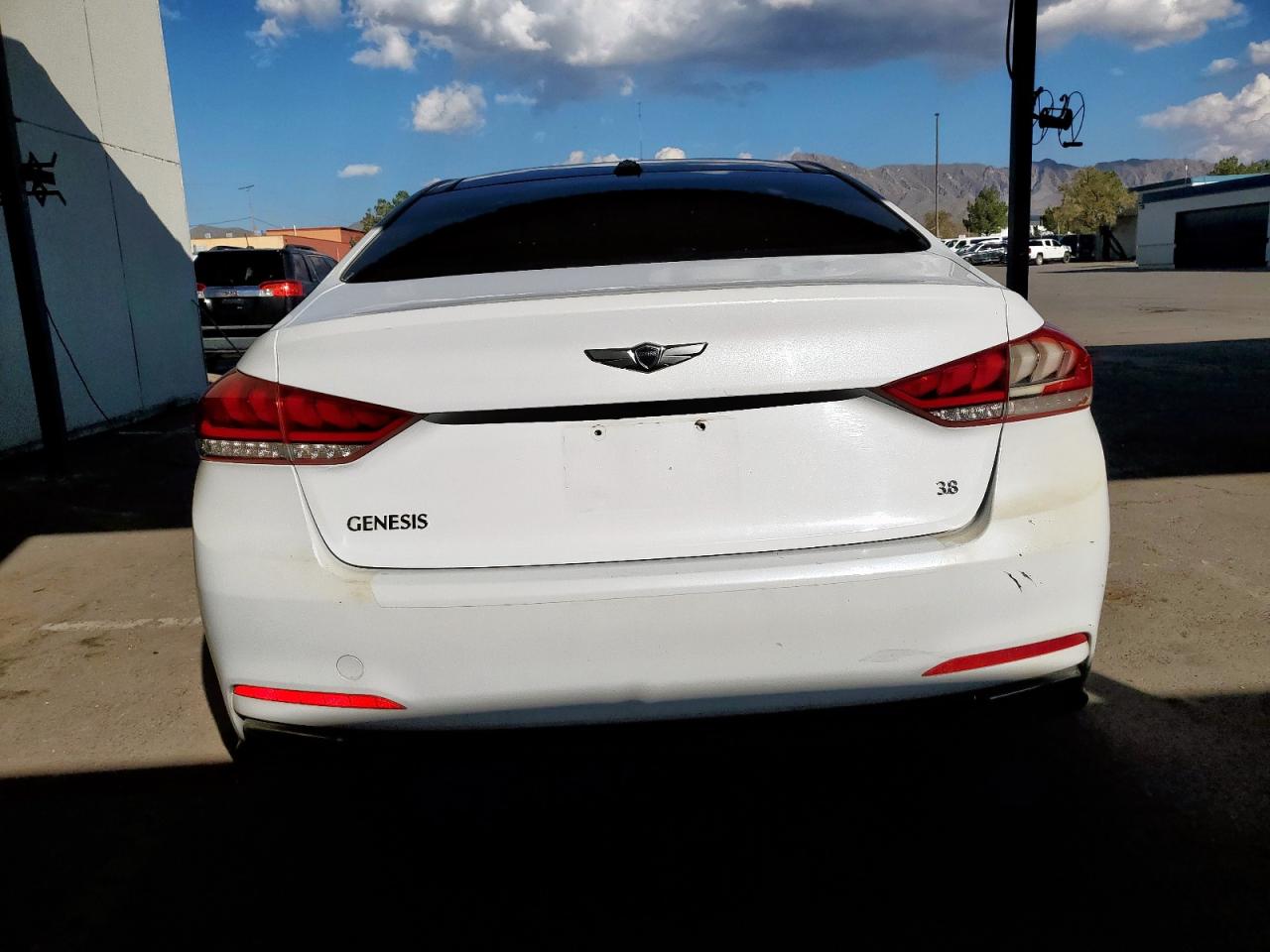 2015 Hyundai Genesis 3.8L VIN: KMHGN4JE4FU084452 Lot: 82176785