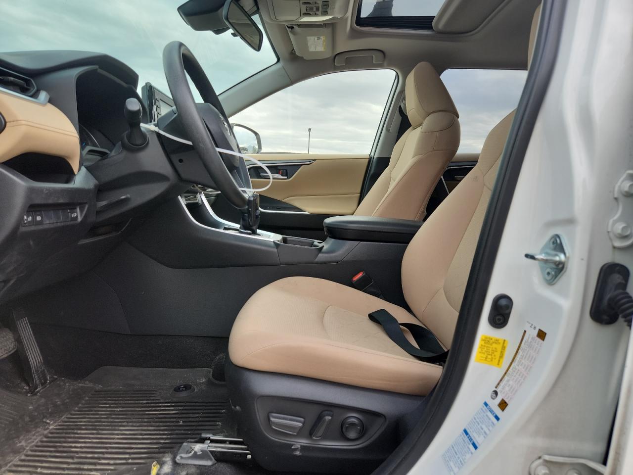 2020 Toyota Rav4 Xle VIN: JTMRWRFV2LD068052 Lot: 81695405