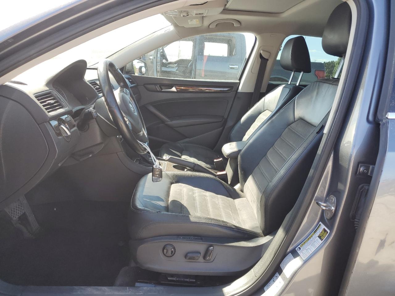 2015 Volkswagen Passat Sel VIN: 1VWCT7A33FC036775 Lot: 81818485